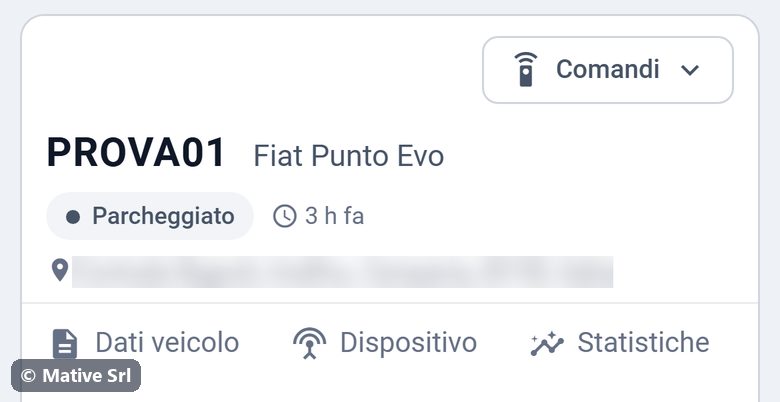 Tab bar swiped to the end: Dati veicolo, Dispositivo, Statistiche