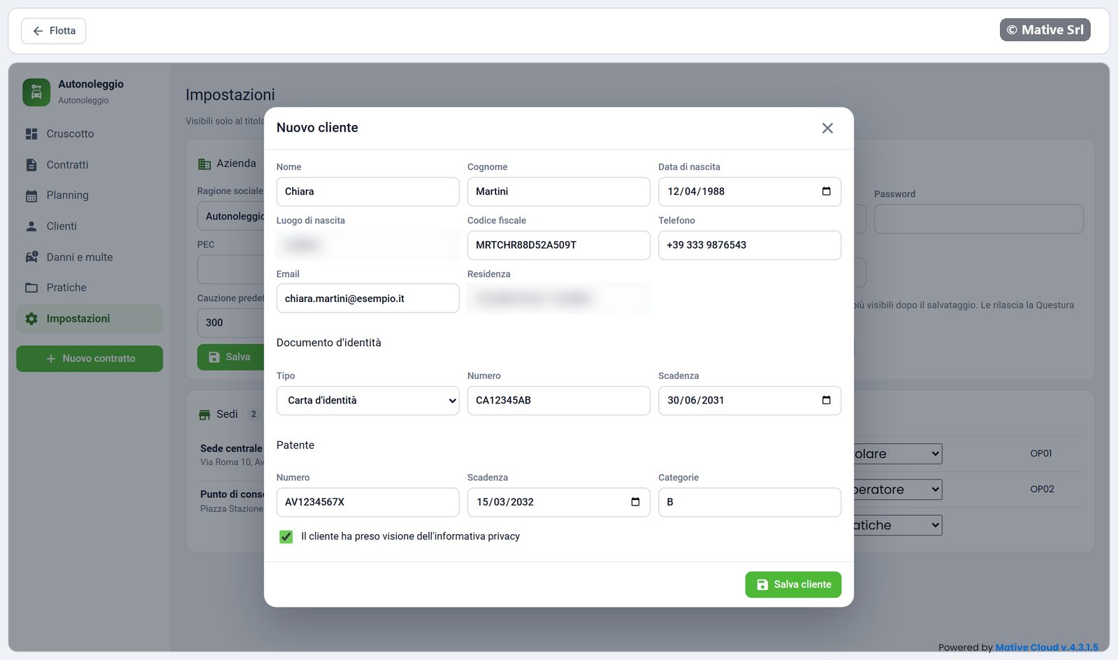 Finestra Nuovo cliente con dati anagrafici, documento d'identità, patente e consenso privacy